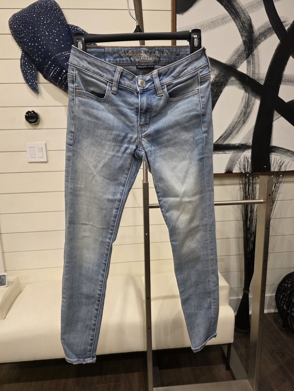 American Eagle Outfitters Light Wash Women’s Jeggings